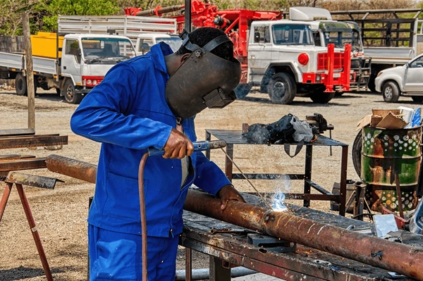 Iraokhor welders and craftspeople